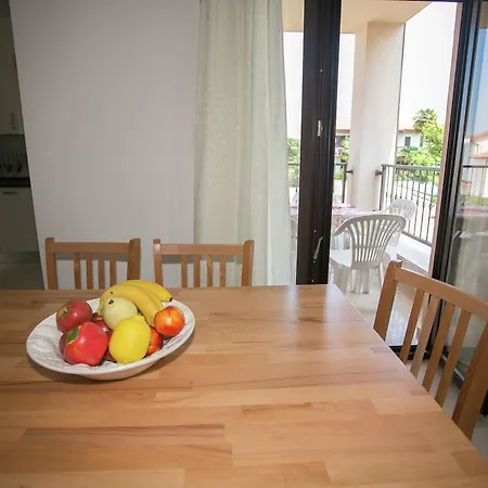 Apartman Sara 2 *